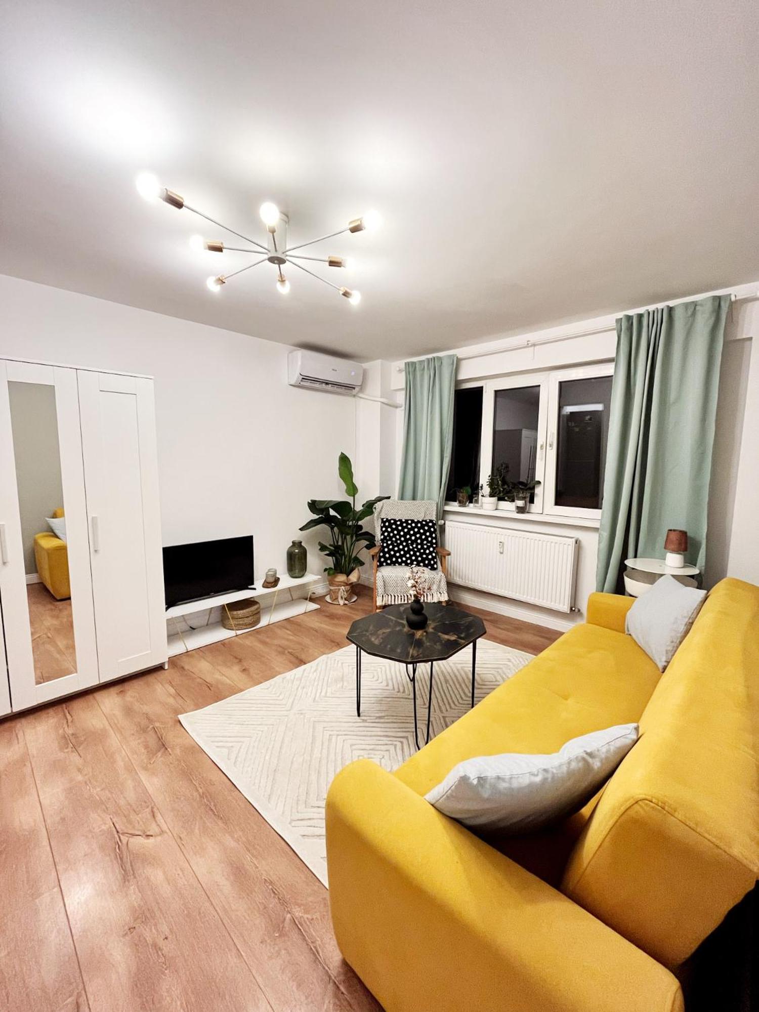 Lola'S Apartament Close To City Center Бухарест Экстерьер фото